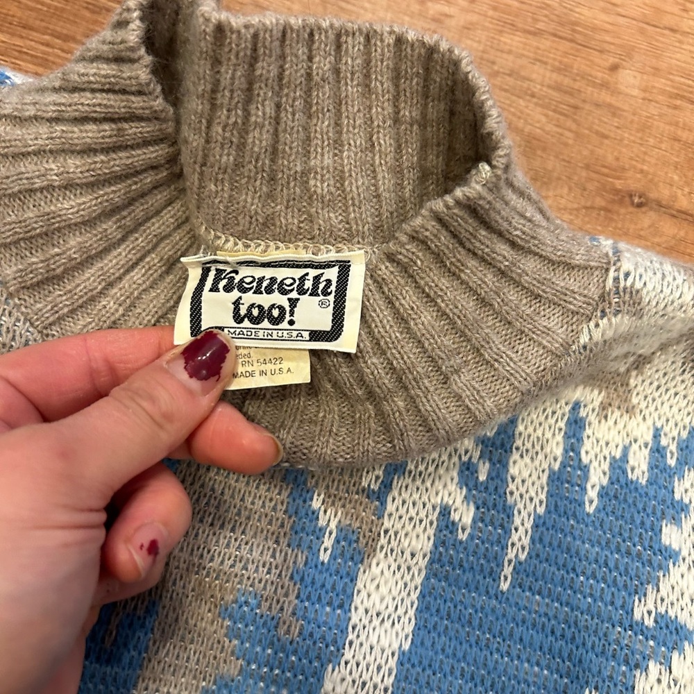 Vintage Leaf Patterned Sweater - image 4